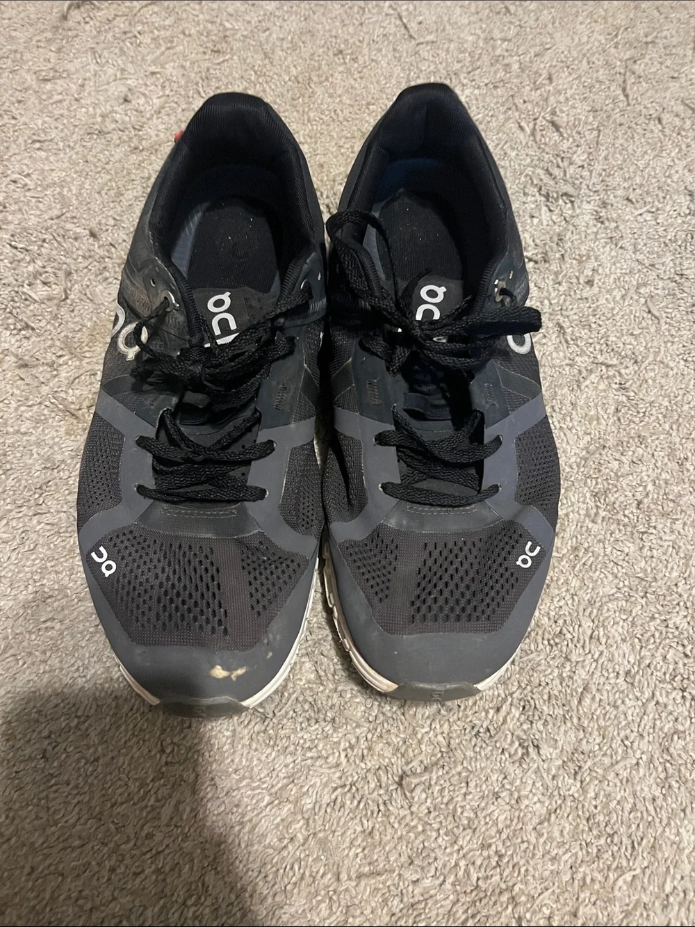 On Running Men’s Black and Gray Lightweight Running Sneakers